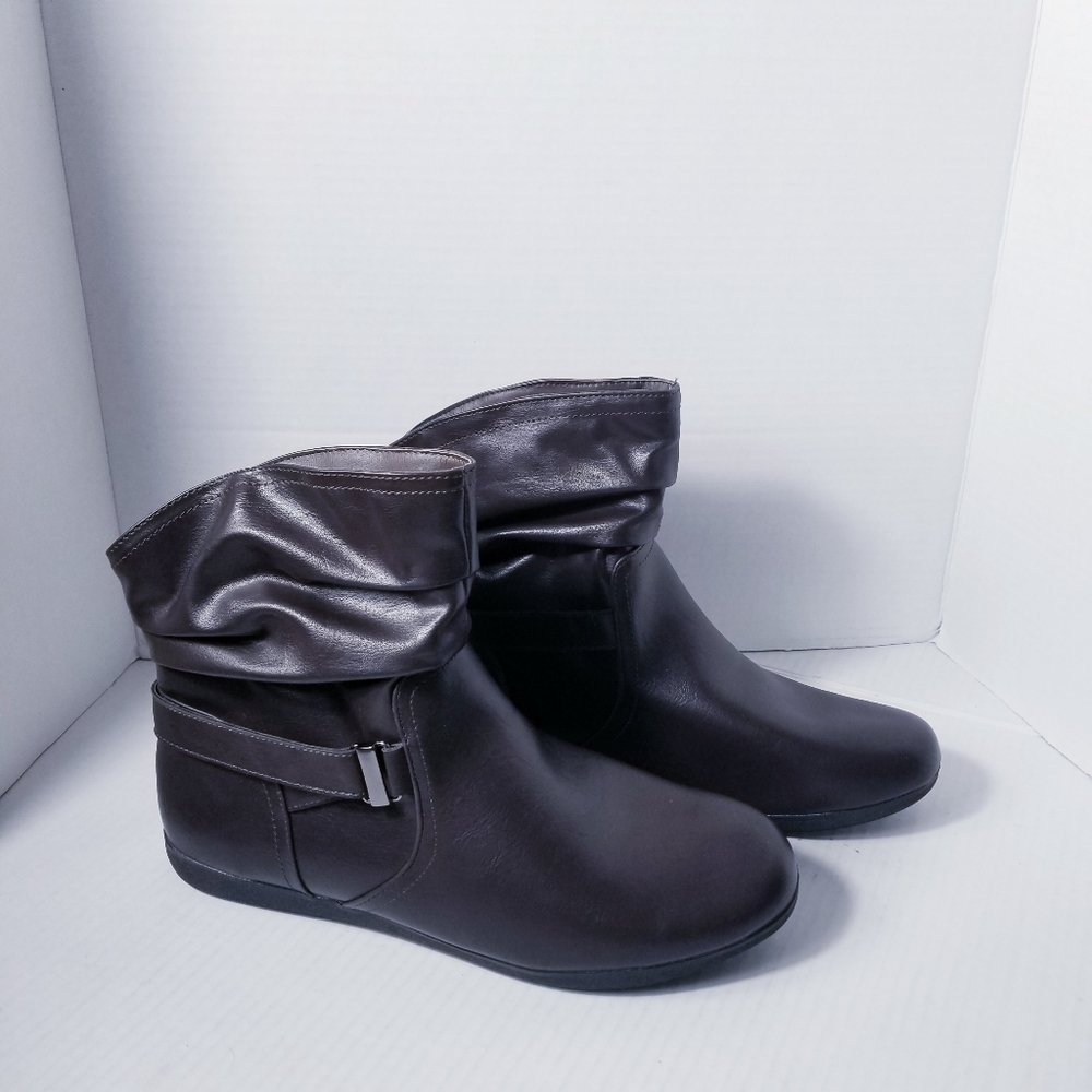 SIMPLY STYLED WOMEN'S DARK BROWN BOOTS SIZE 11